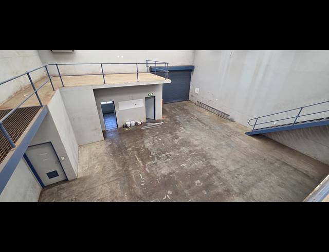 360M² WAREHOUSE TO LET IN RIVERSIDE PARK